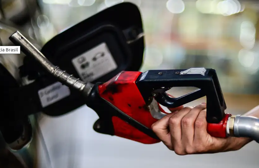 Preço do diesel: Petrobras (PETR4) informa redução a partir de sexta-feira