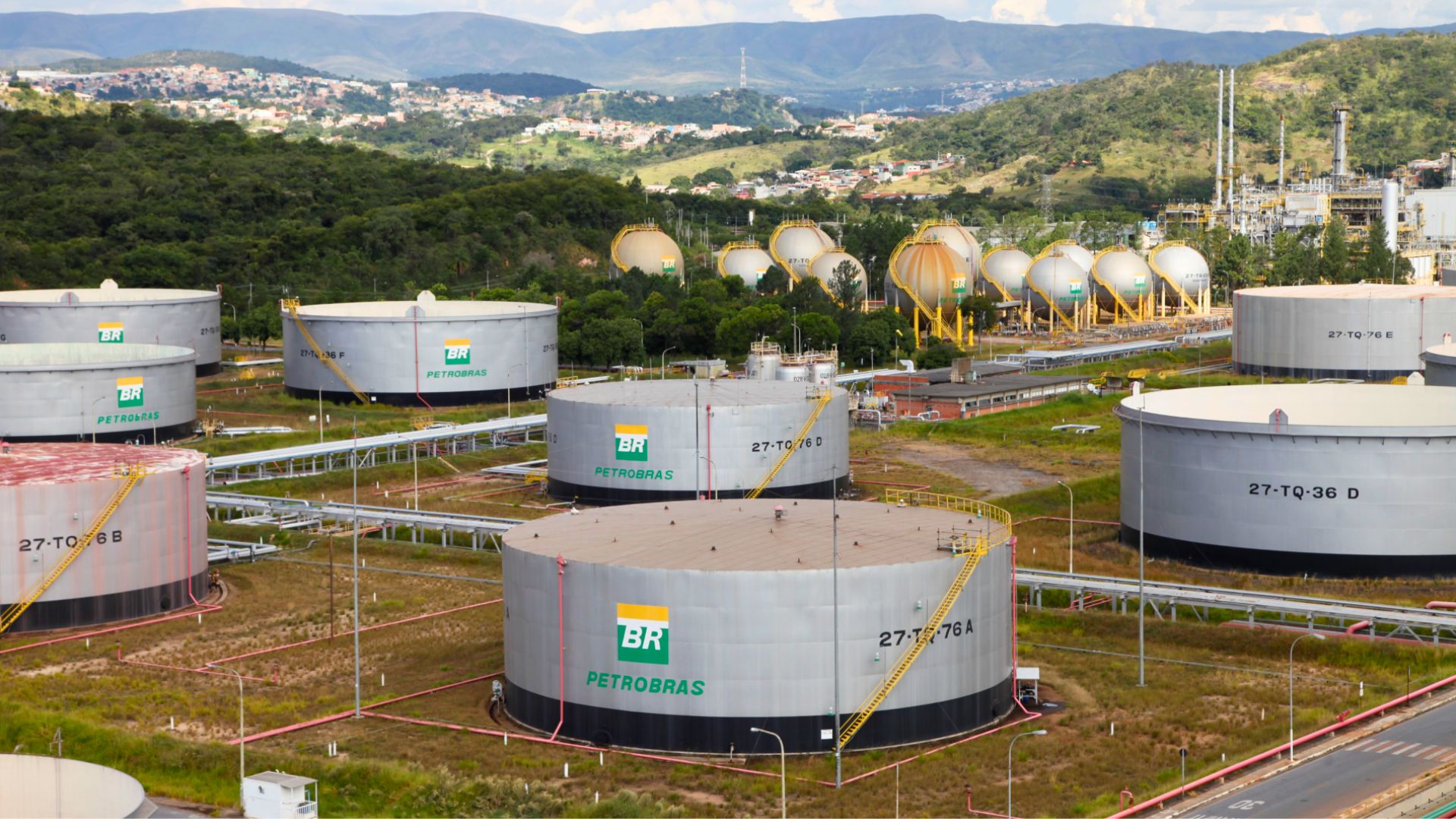 Petrobras (PETR3; PETR4) paga primeira parcela de dividendos e JCP