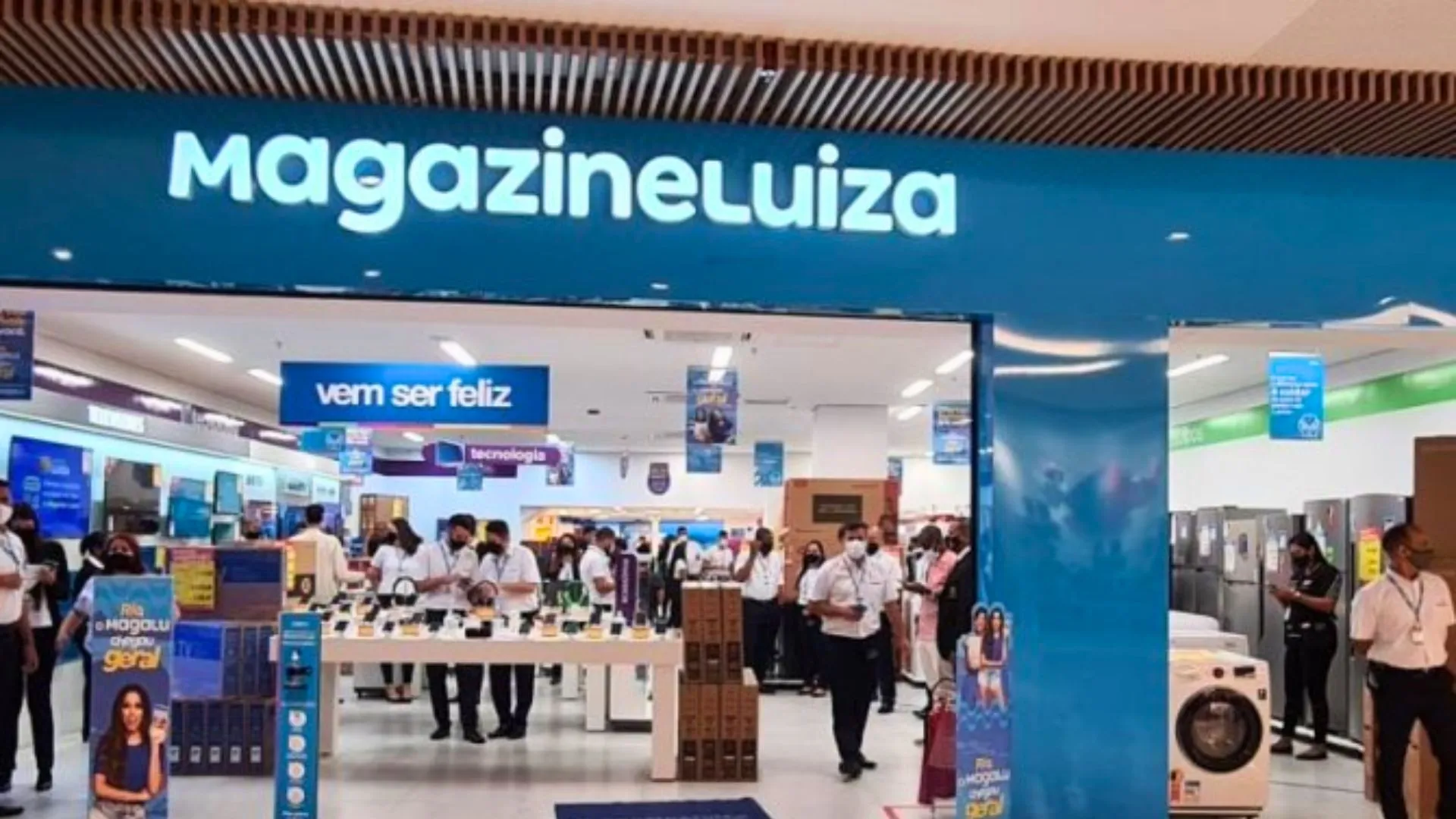 Magazine Luiza (MGLU3) aumenta capital e propõe agrupamento de ações