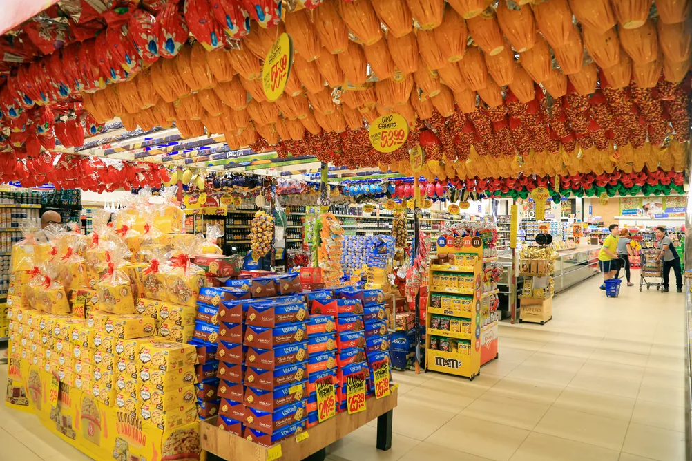 Páscoa 2024. Ovos de páscoa no supermercado. Divulgação Instituto Fecomércio.