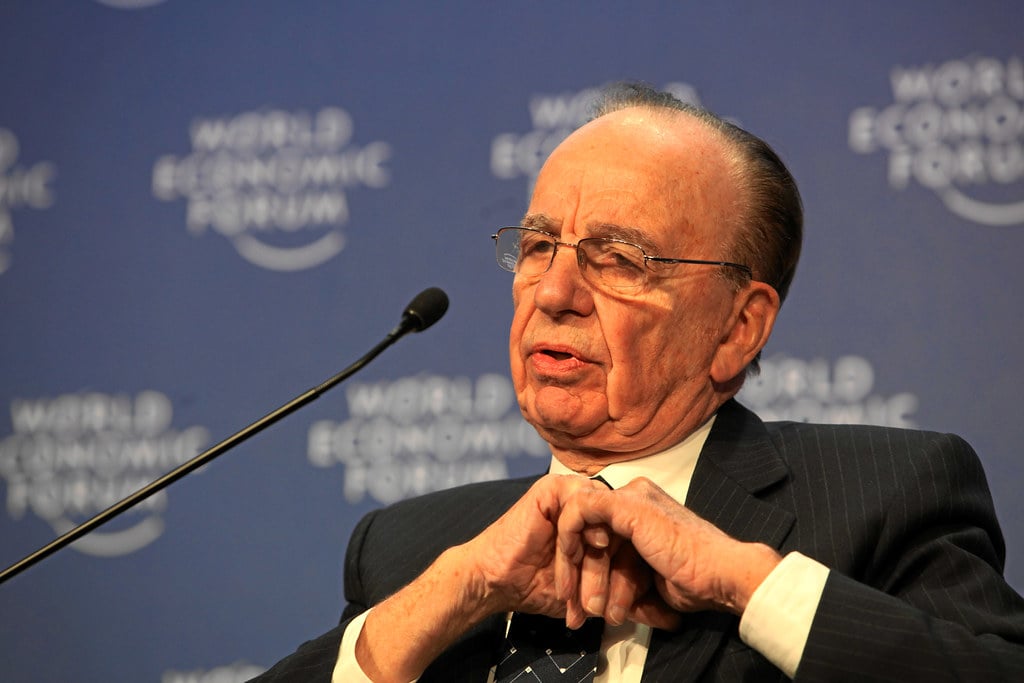 Ex-presidente da Fox, Rupert Murdoch fica noivo aos 92 anos; saiba mais
