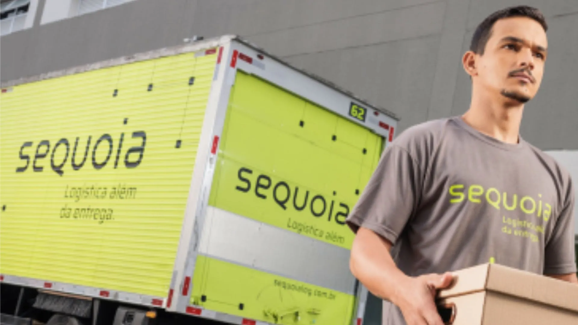 Caminhão e funcionário da Sequoia