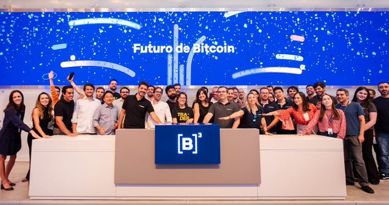 Futuro de Bitcoin da B3 negocia 7,4 mil contratos no primeiro dia