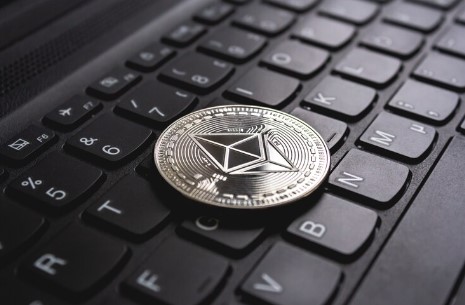 Altcoins em alta com aprovação de ETF de Ethereum: entenda