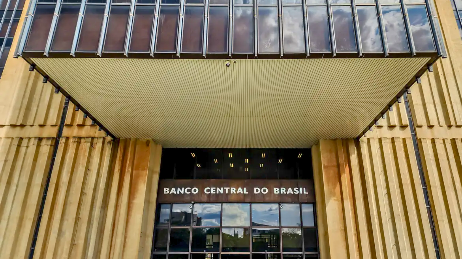 Boletim Focus eleva projeção da Selic para 9,25% em 2025