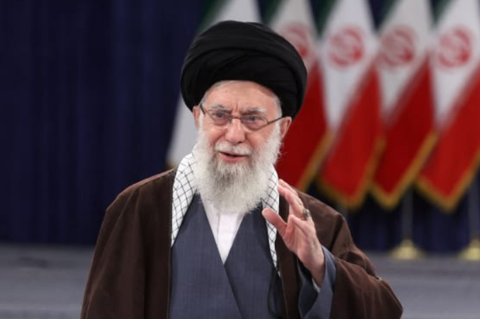 Oriente Médio: líder do Irã determina ataque contra Israel