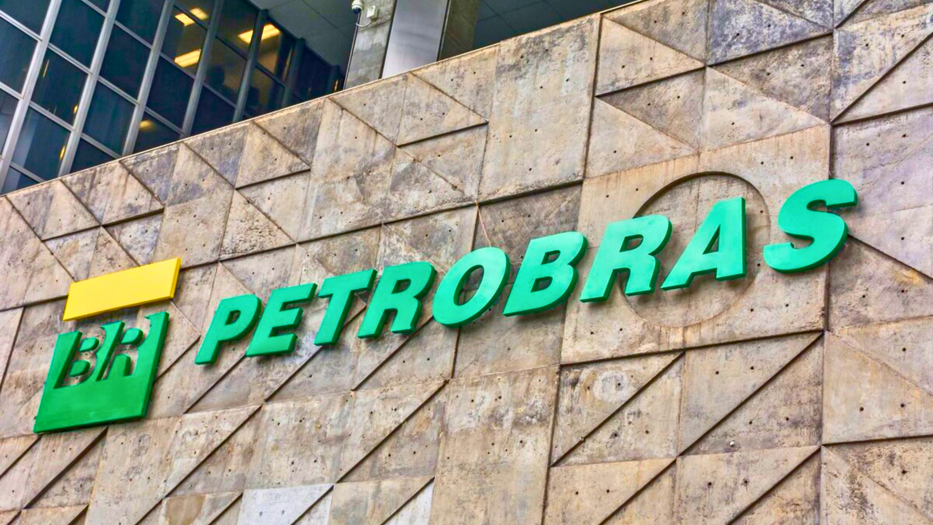 Petrobras (PETR4): JP Morgan eleva recomendação de neutra para compra