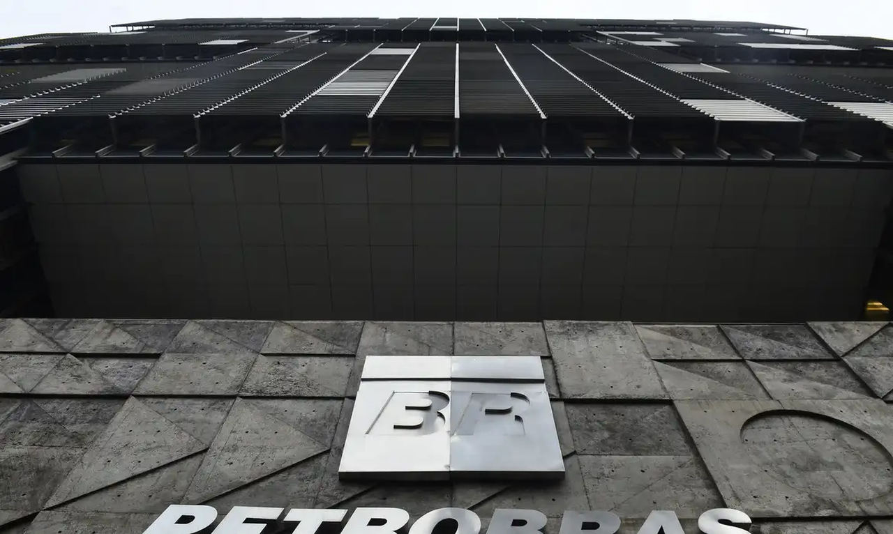 Petrobras (PETR4) anuncia pagamento de proventos aos acionistas
