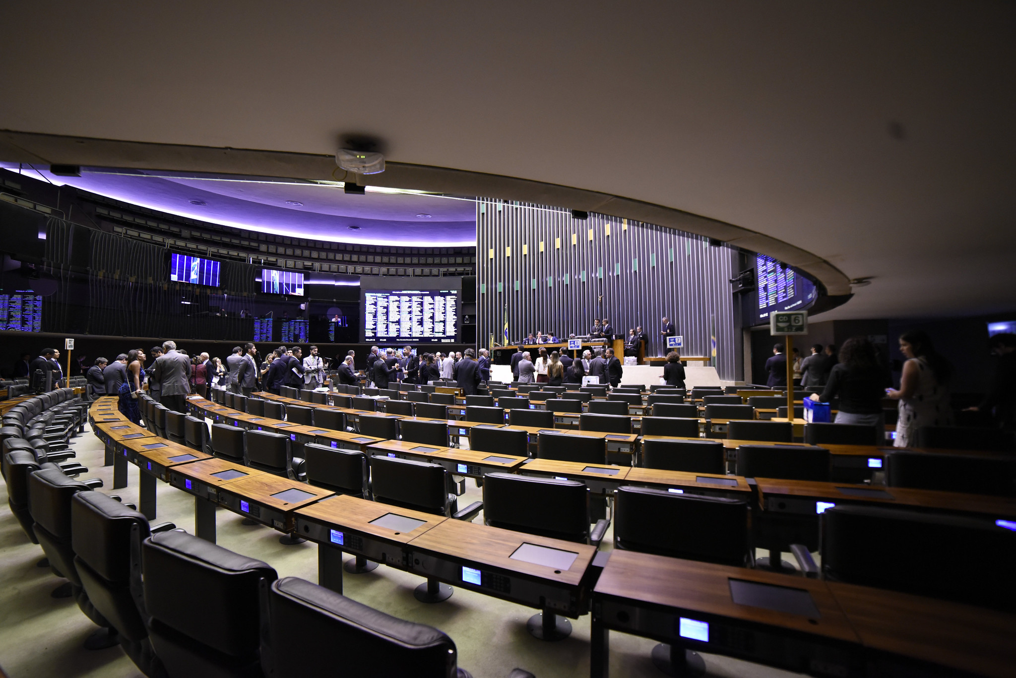 Proposta sobre dinheiro esquecido trava desoneração da folha de pagamentos