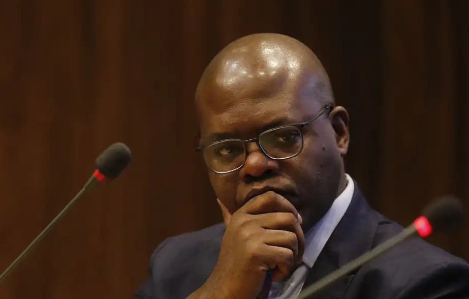 Silvio Almeida é demitido após denúncias de assédio sexual