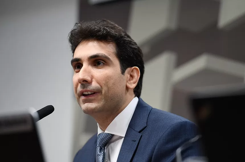 AGU pede investigação sobre fake news com Galípolo e impacto no dólar