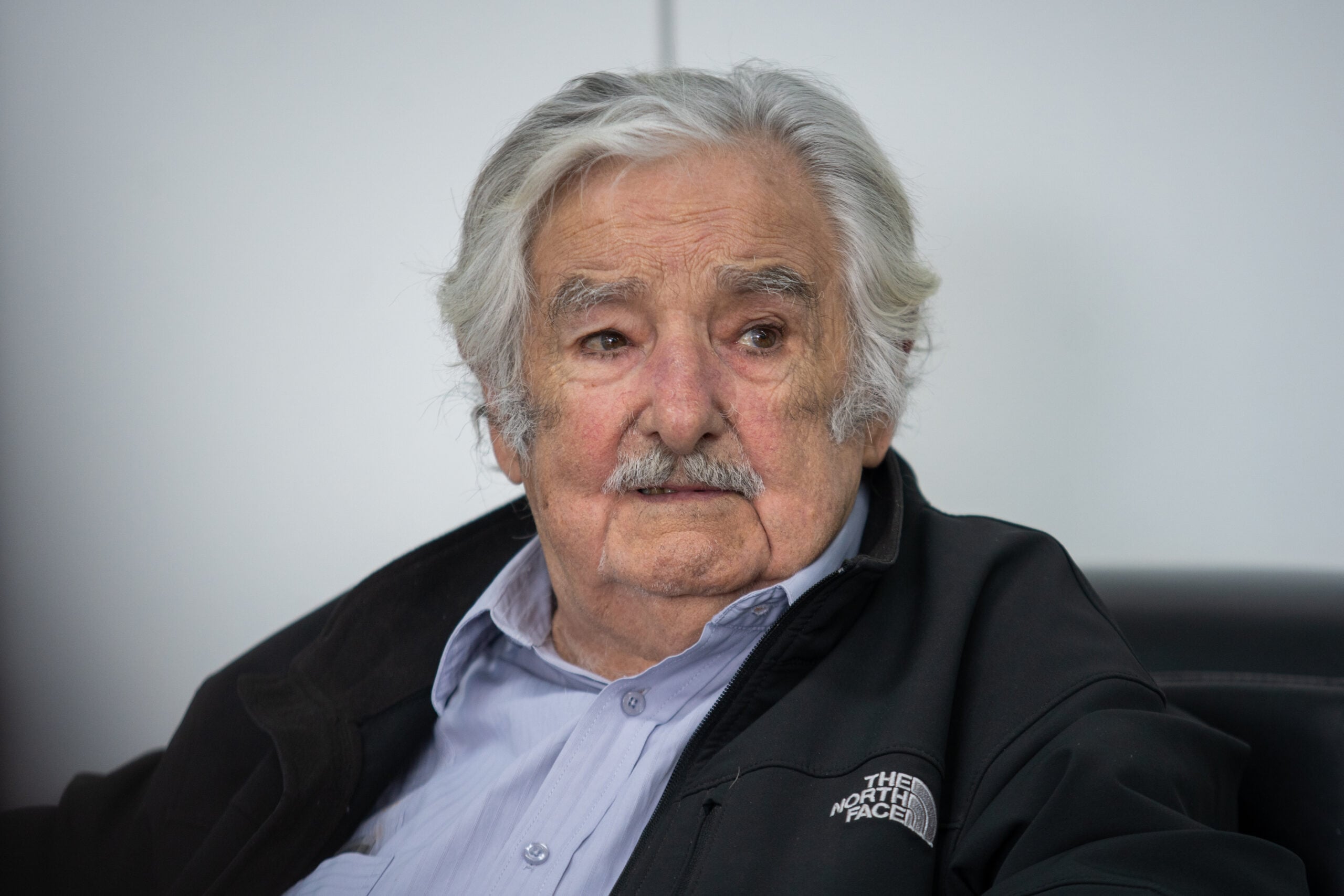 Pepe Mujica faz discurso com tom de despedida