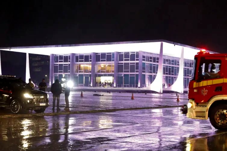 Explosões na Praça dos Três Poderes; PF vai investigar ocorrido