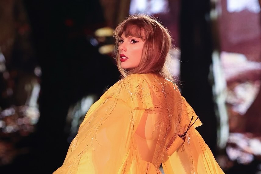Mais um recorde: Taylor Swift agora é a autora mais vendida do ano