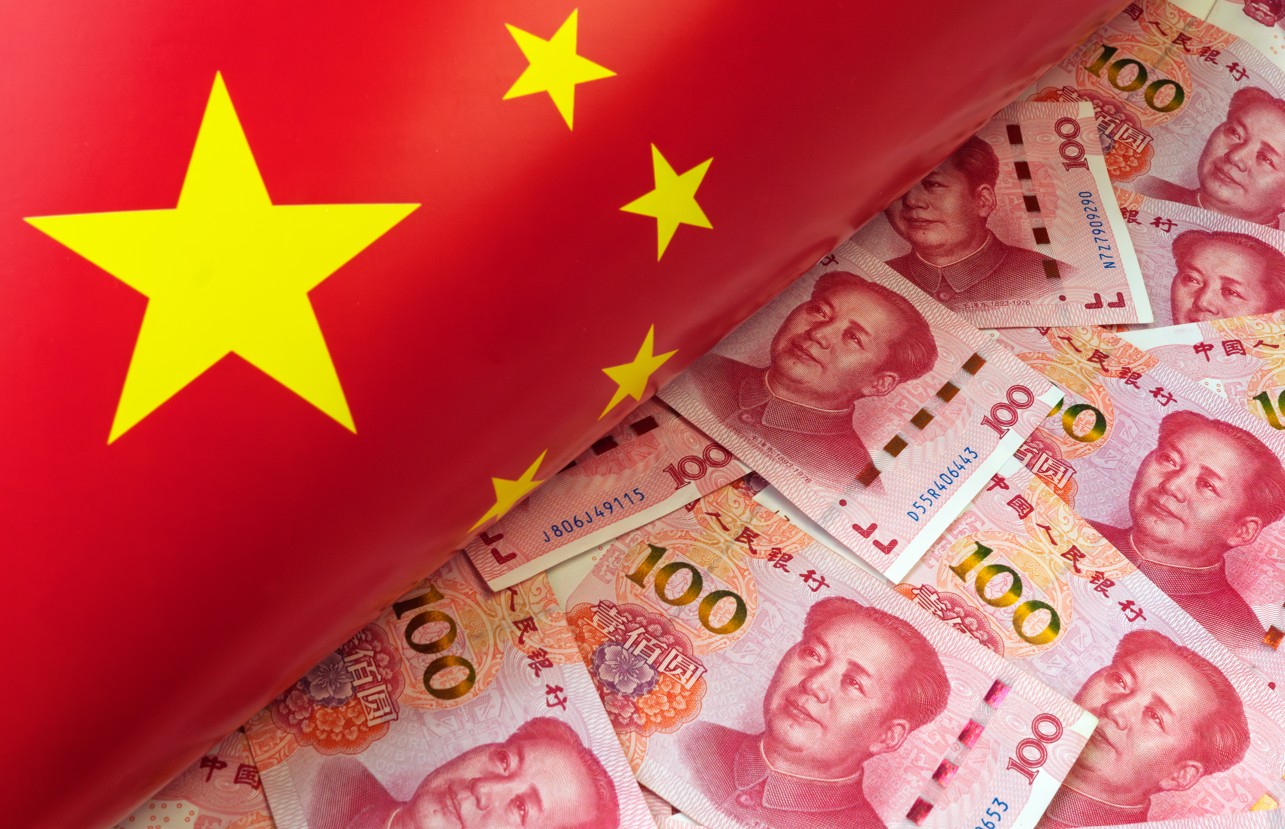 China: PIB atinge meta de 5%; população encolhe