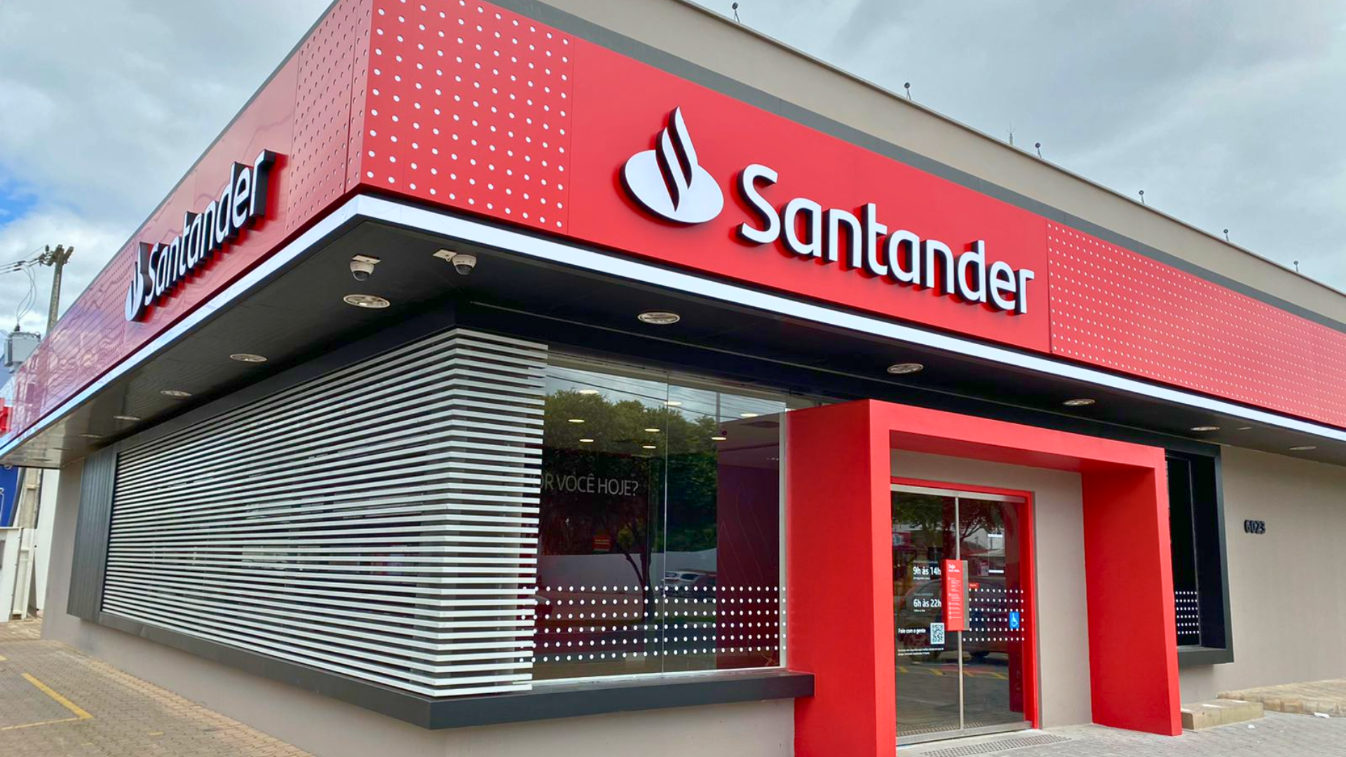 Santander avalia saída do Reino Unido após duas décadas de operações