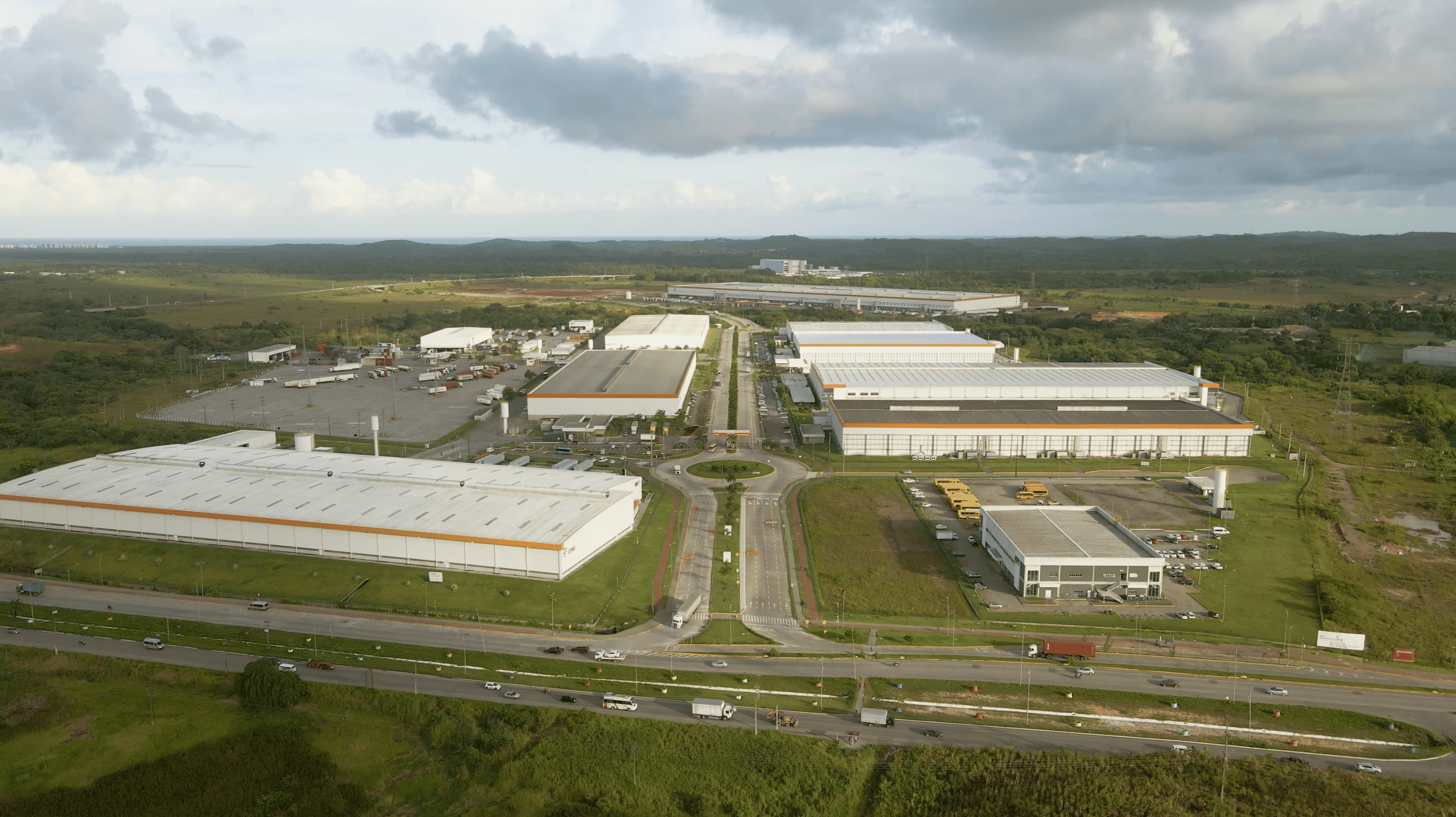 XPLG11 vende galpão logístico por R$ 313 milhões; entenda o impacto no fundo