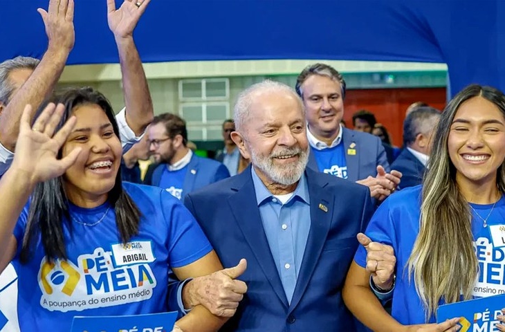 Lula destaca avanços em programas sociais para tentar turbinar popularidade