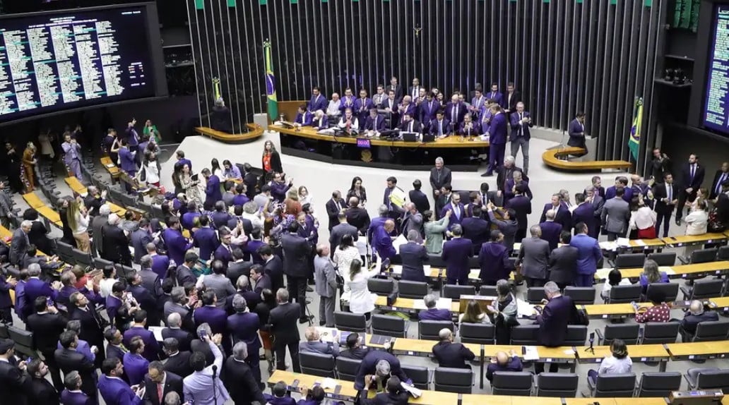 Câmara pode ter mais 14 deputados: entenda