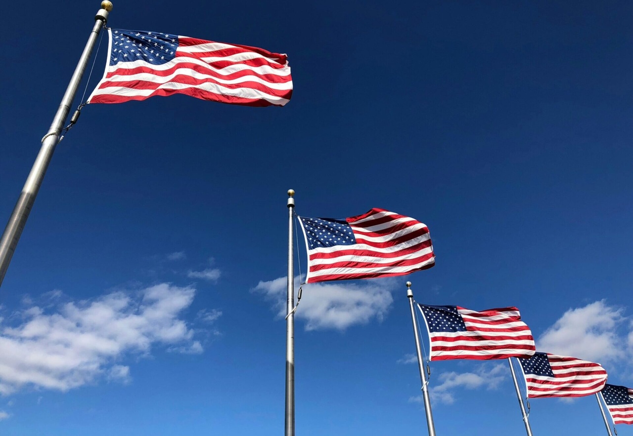 Relatório Jolts: vagas de trabalho nos EUA sobem para 7,7 milhões em janeiro