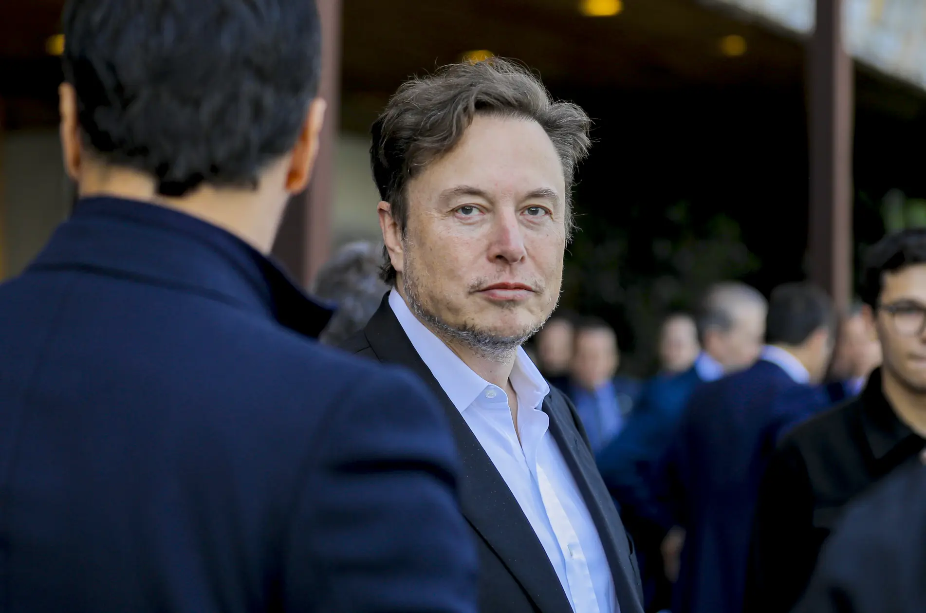 Elon Musk afirma que se comprometerá no comando da Tesla