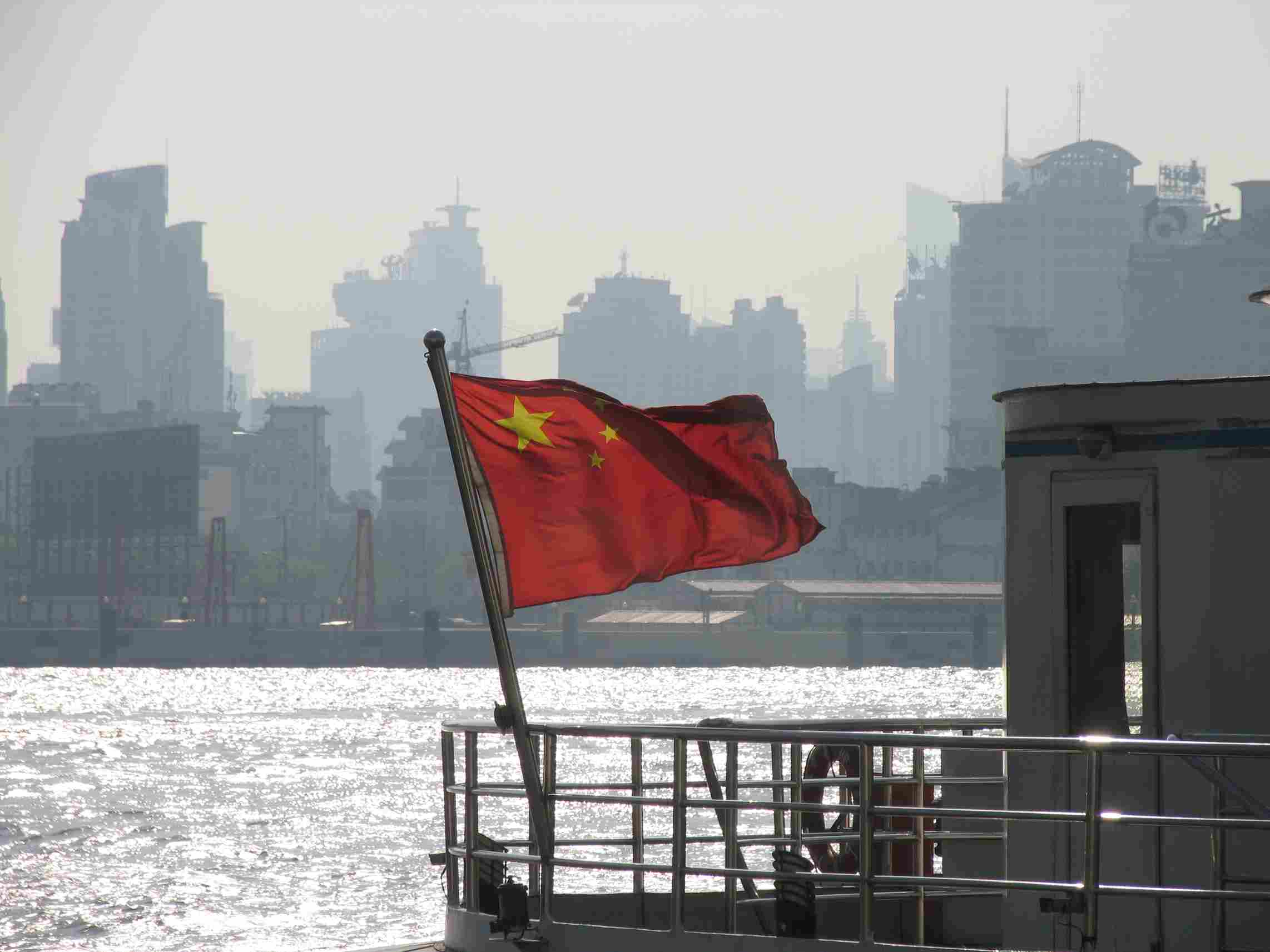 China pede que EUA cancelem ‘imediatamente’ tarifas recíprocas