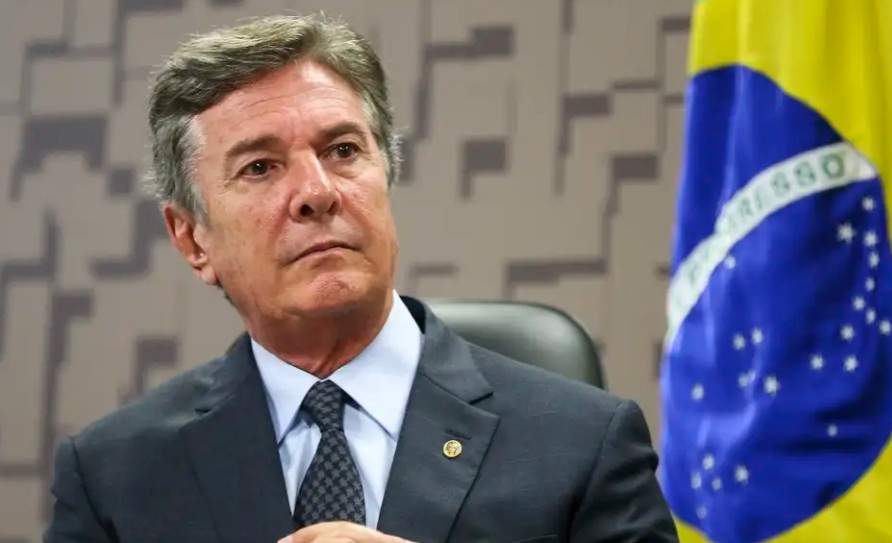 Collor é preso por corrupção na BR Distribuidora