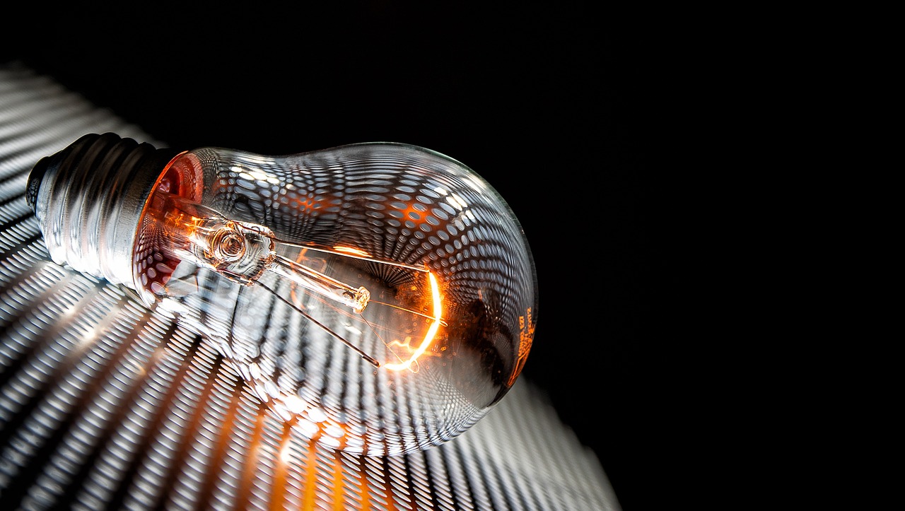 Conta de luz isenta: projeto do governo prevê fim de subsídios