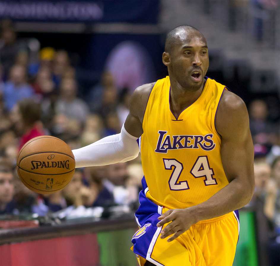 Camisa de estreia de Kobe Bryant no Lakers é vendida por US$ 7 milhões