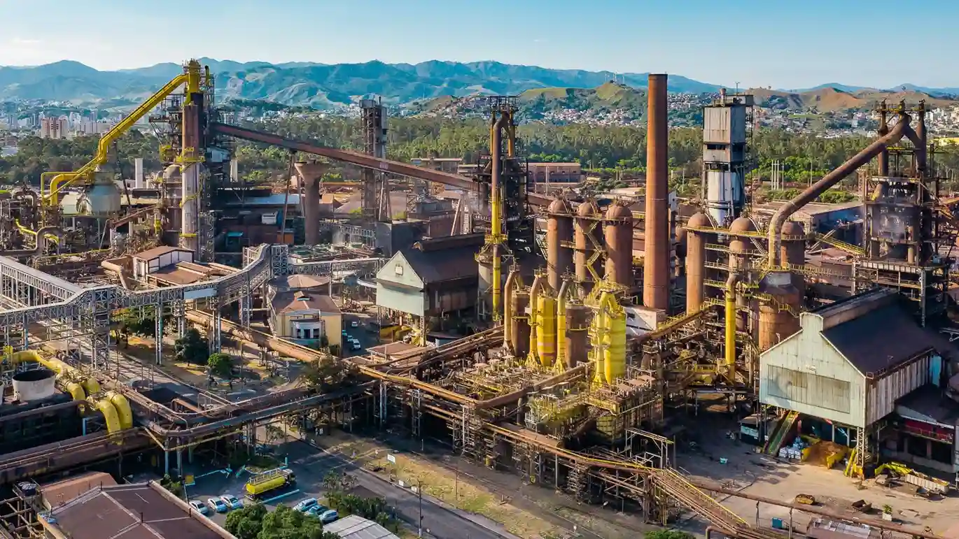 Usiminas registra lucro de R$ 337 milhões no 1TRI25, alta de 845% na comparação anual