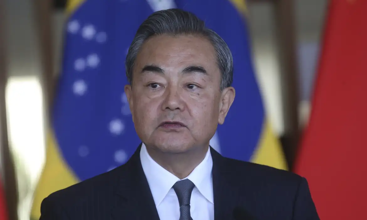China critica “interferência externa injustificada” sobre Brasil