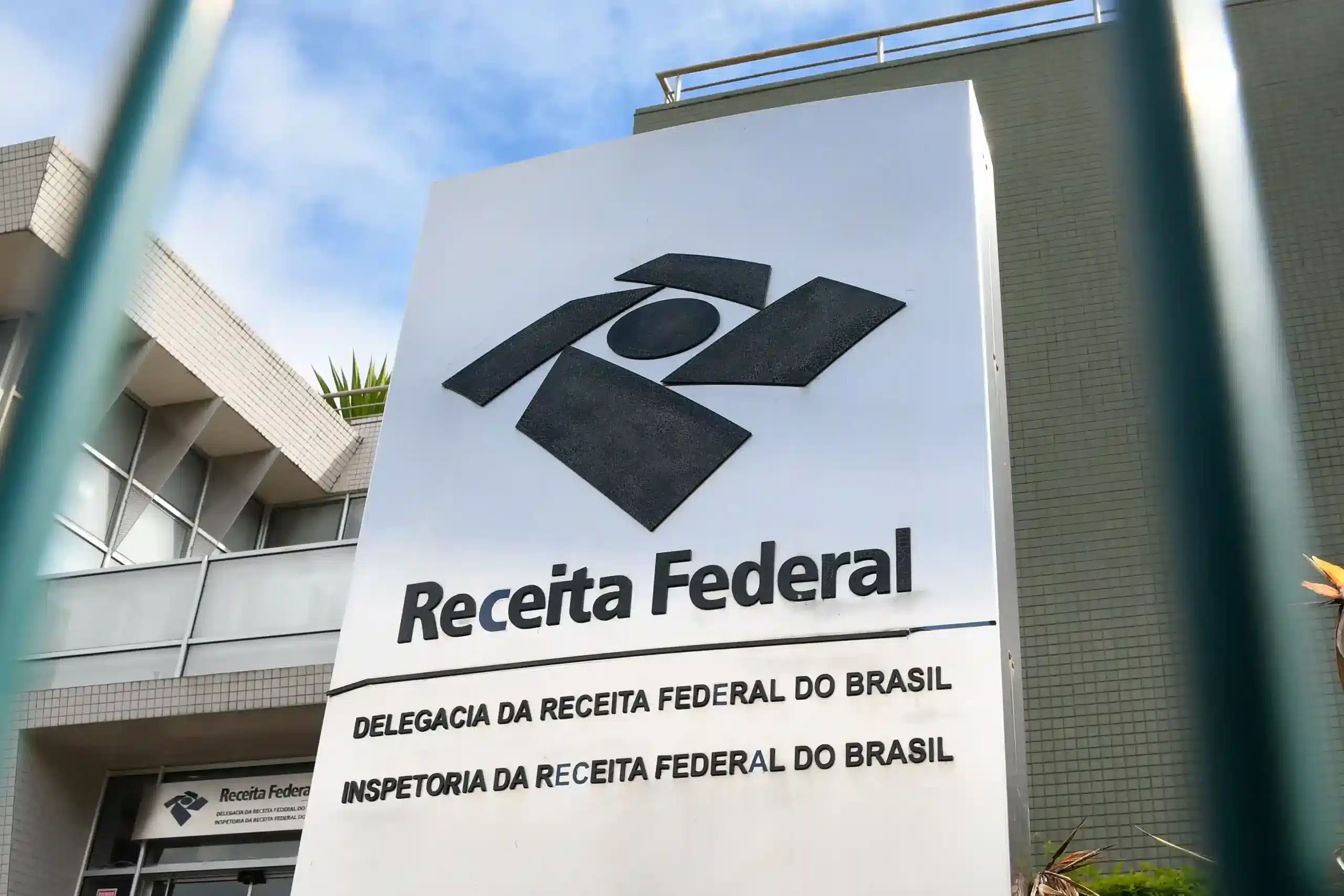 Norma fintech: receita publica instrução para empresas informarem movimentações suspeitas