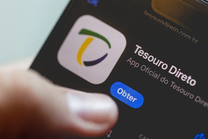 Tela de celular mostra Tesouro Direto