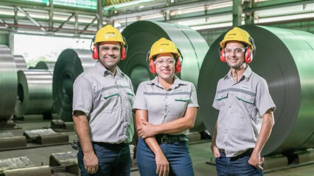 Colaboradores da Usiminas