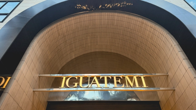 Fachada de shopping da Iguatemi