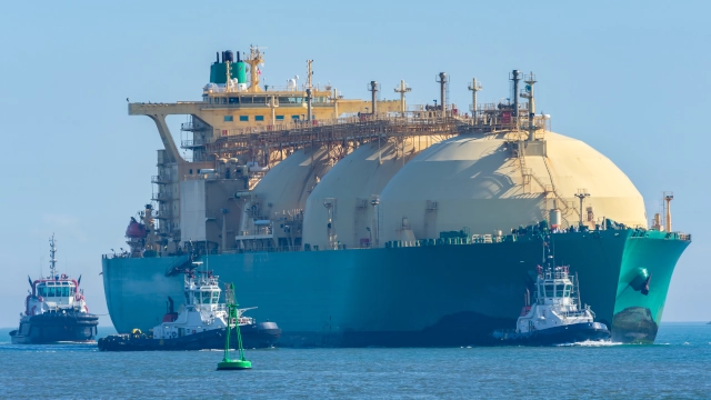 Navio de GNL, como os que passam pelo Estreito