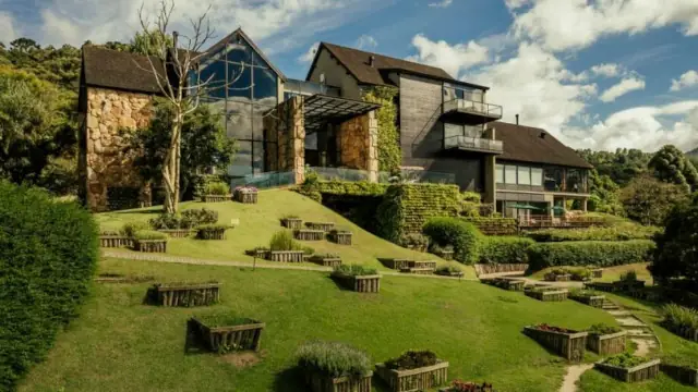 Hotel de luxo e Vorcaro: bastidores de uma relação sob investigação