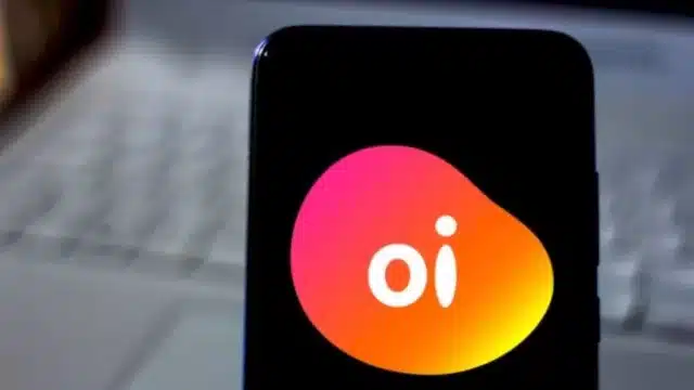 Entenda o cabo de guerra entre a Oi e a Anatel