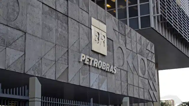 Investimentos elevados podem afetar geração futura de caixa da Petrobras