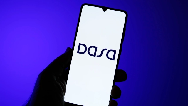 Tela de celular mostra logo da Dasa