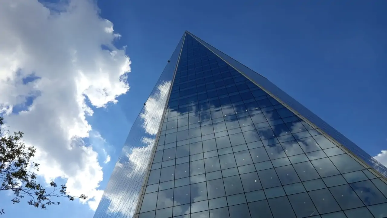 Faria Lima supera R$ 300 m² e mercado de lajes segue em alta em São Paulo