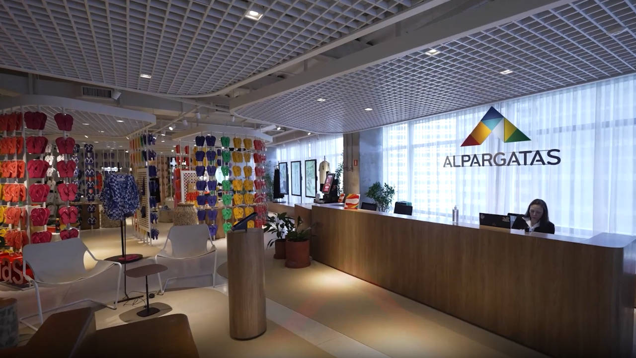 Ação da Alpargatas sobe 4% após balanço do 1º trimestre