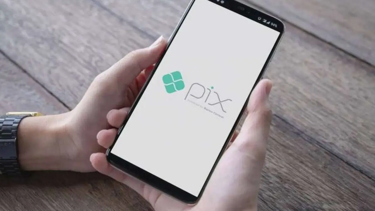 Pix já responde por 38% das transações no e-commerce no Brasil, mostra estudo global