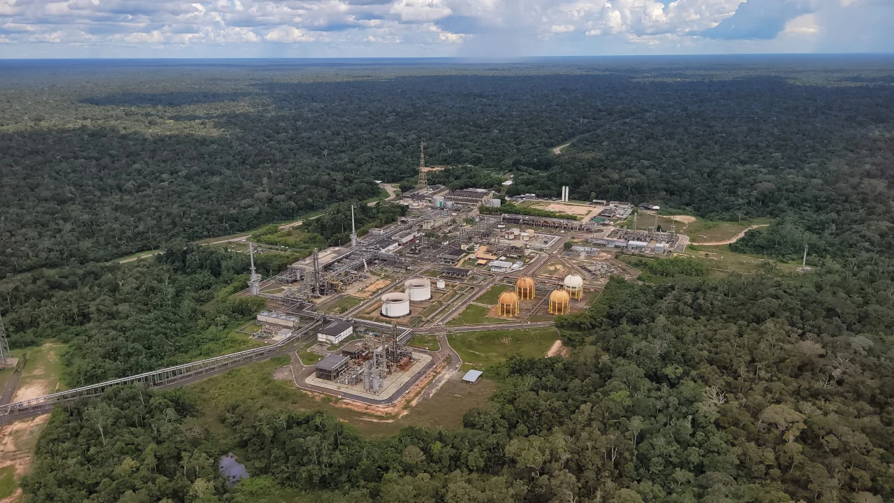 Visão aérea do campo de Urucu, da Petrobras