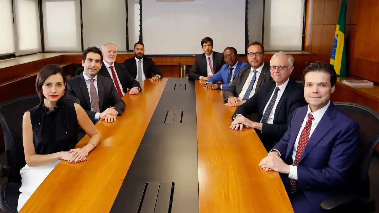Ata do Copom reforça preocupação com desancoragem de expectativas após corte da Selic