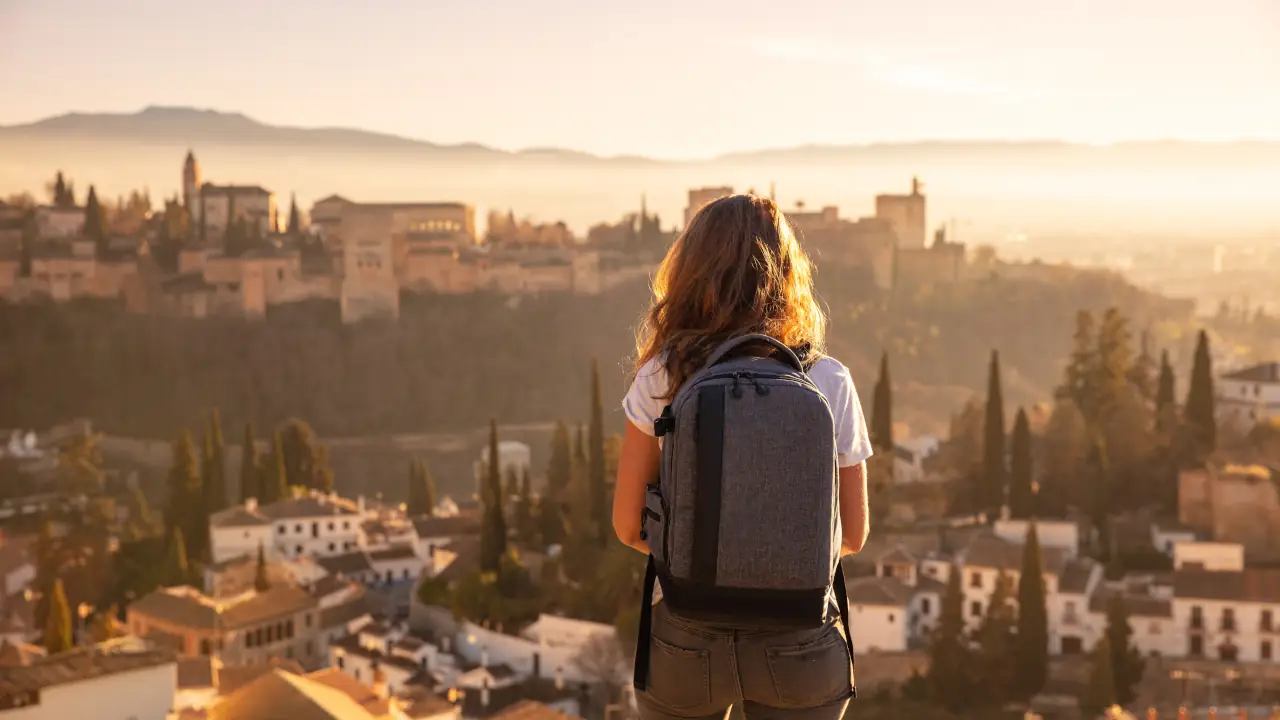 Férias de julho na Europa: o que reservar antes da viagem para evitar filas