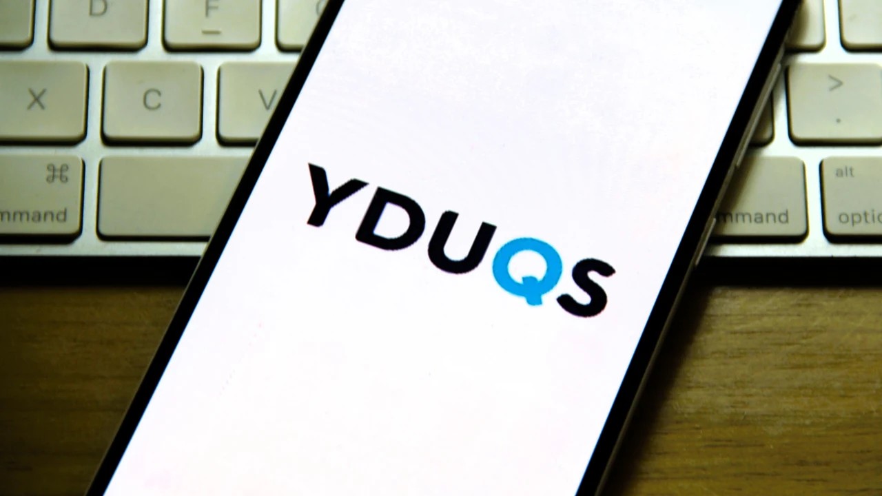 Logo da Yduqs em tela de celular
