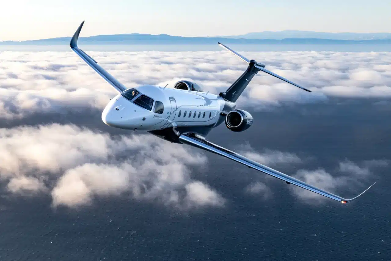 Embraer acelera entregas, mas queda do tráfego aéreo global preocupa