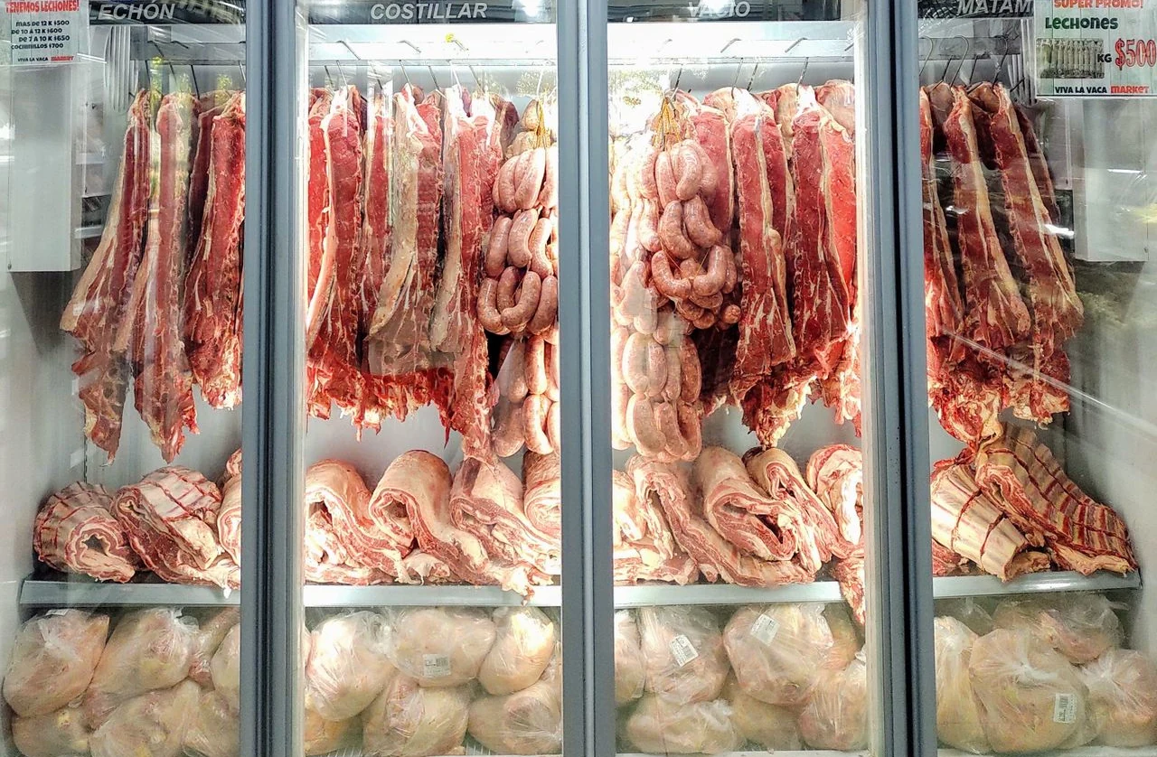 Foto de frigorífico para preços da carne