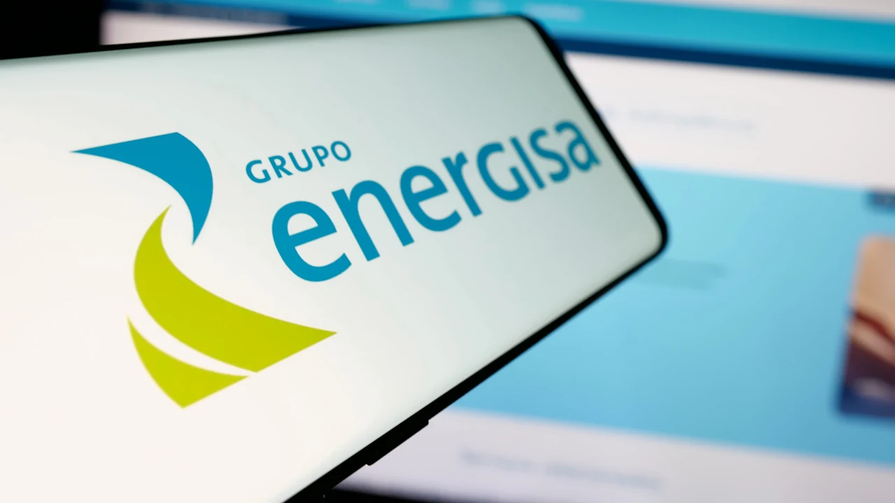 Tela de celular mostra logo da Energisa